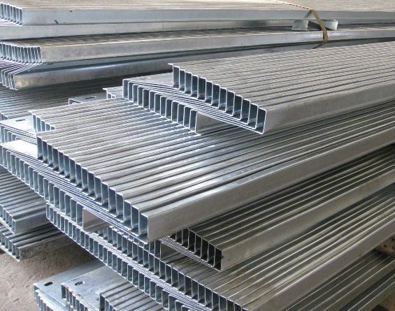 Z 180 x 62 x 68 x 20 x 2.3 x 6m